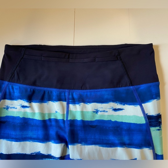 Lululemon Pace Pusher Capri Leggings
Luxtreme Brush Strokes Harbour Blue Menthol - Picture 7 of 12